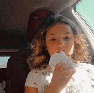 Meet your Posher, Eva